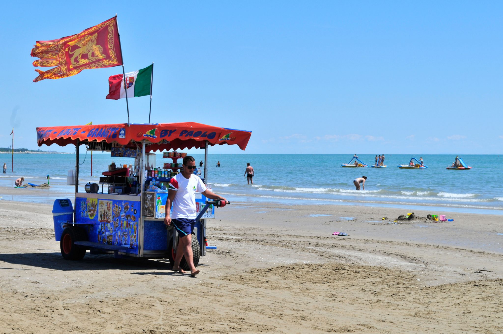 Eiswagen in Italien am Strand.