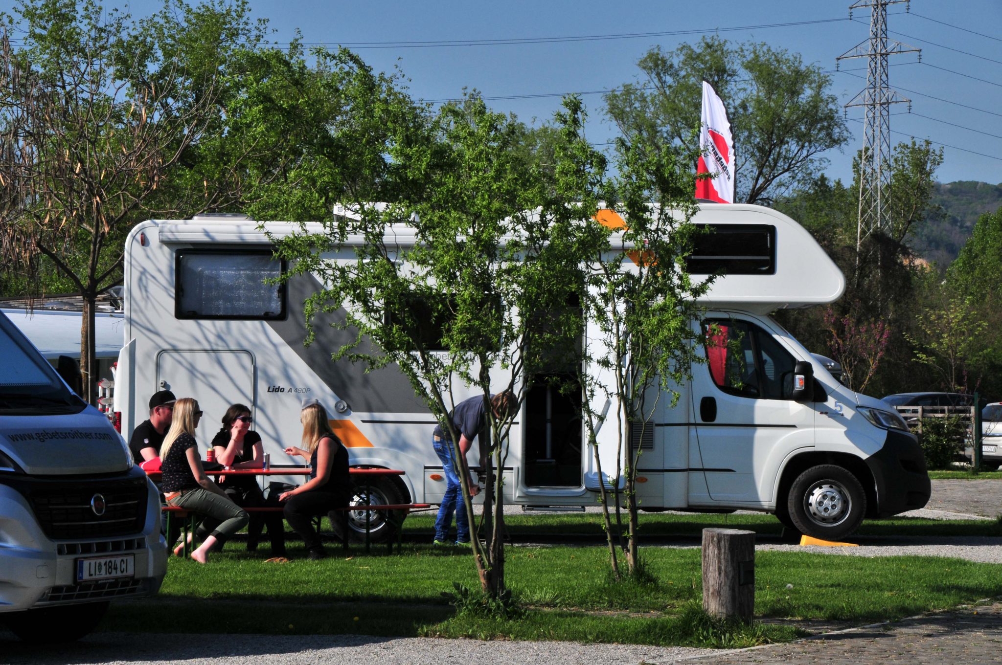 Chillen in der Morgensonne am Camp Zagreb beim AnCampen 2018