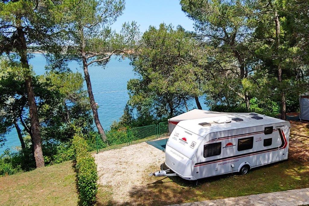 camping-lanterna-gebetsroither-urlaub-kroatien-urlaubschecker-wohnwagen-meerblick-web